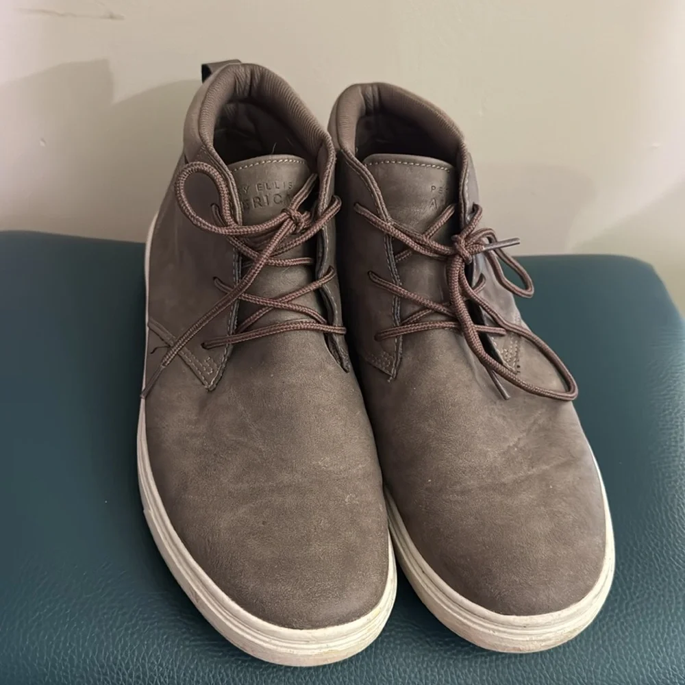Perry Ellis Brown Chukka Boots with Suede Finish Men's Size 11 career wear